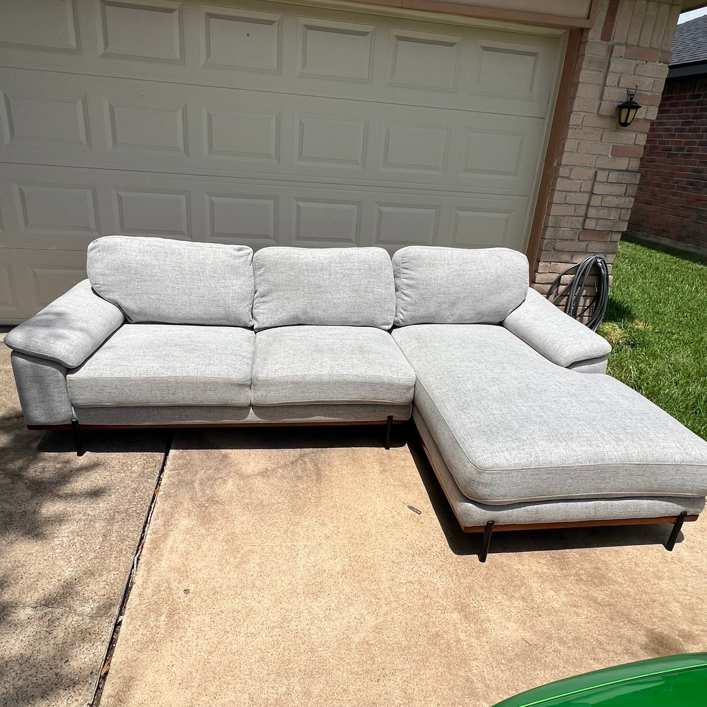 Urban Chic 2-Piece Mid-Century Modern Sectional
