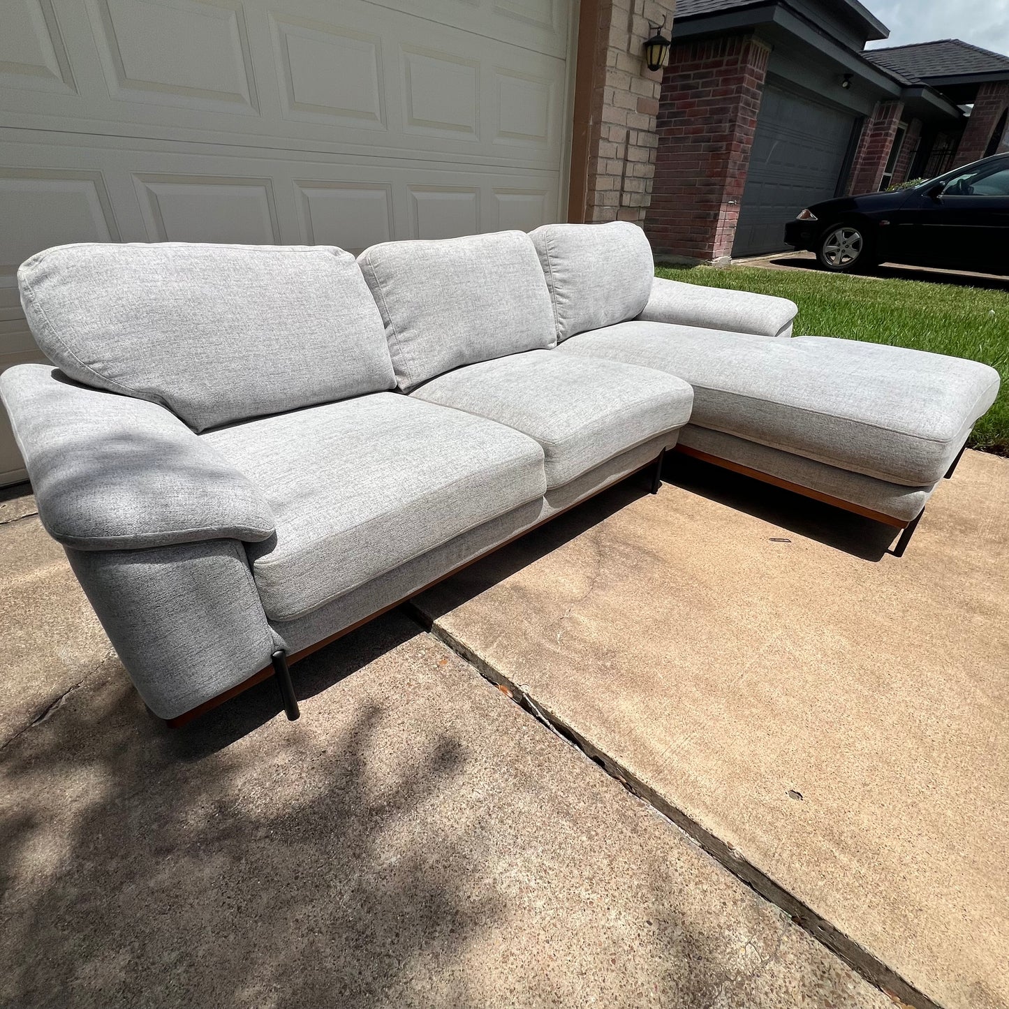 Urban Chic 2-Piece Mid-Century Modern Sectional