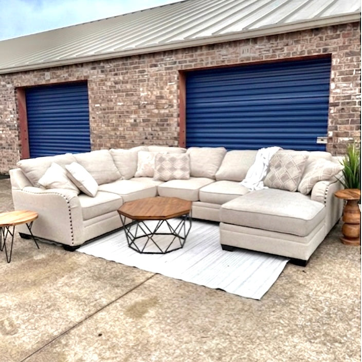 Ashley Luxora 3-Piece U-Shaped Sectional